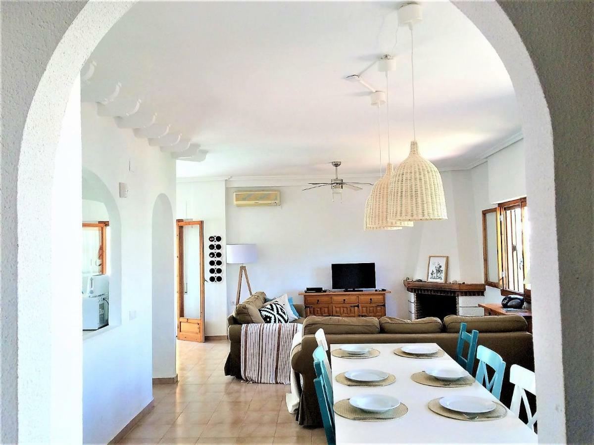 Spacious Refreshing Apt 7Min Walk 2 Beach Or Shops Punta Prima  Exterior foto