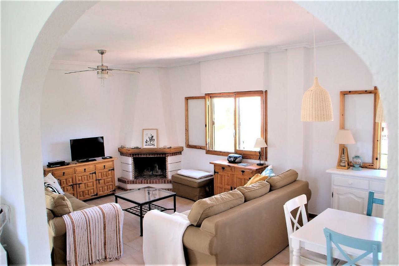 Spacious Refreshing Apt 7Min Walk 2 Beach Or Shops Punta Prima  Exterior foto